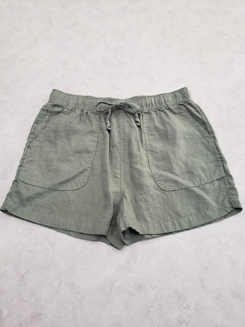 C&C California Sage Green High-Waist Drawstring 100% Linen Shorts M Vacation